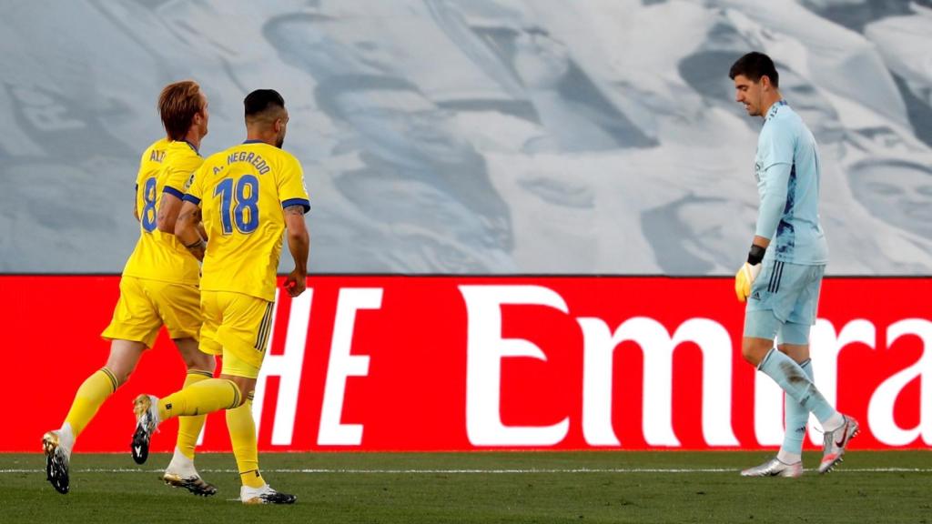 Real Madrid 0 1 Cadiz El Real Madrid Se Va De Chirigotas Y Canta Ante Un Cadiz Que Hace Historia