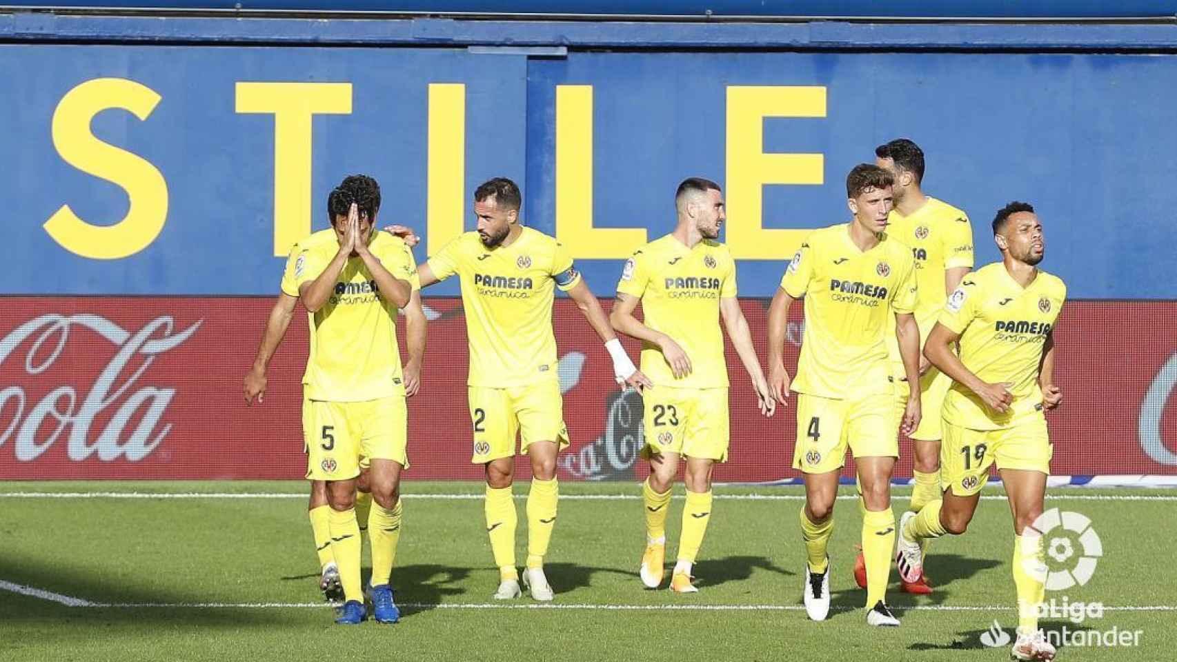 Parejo decide el derbi y agrava la crisis de un Valencia hundido