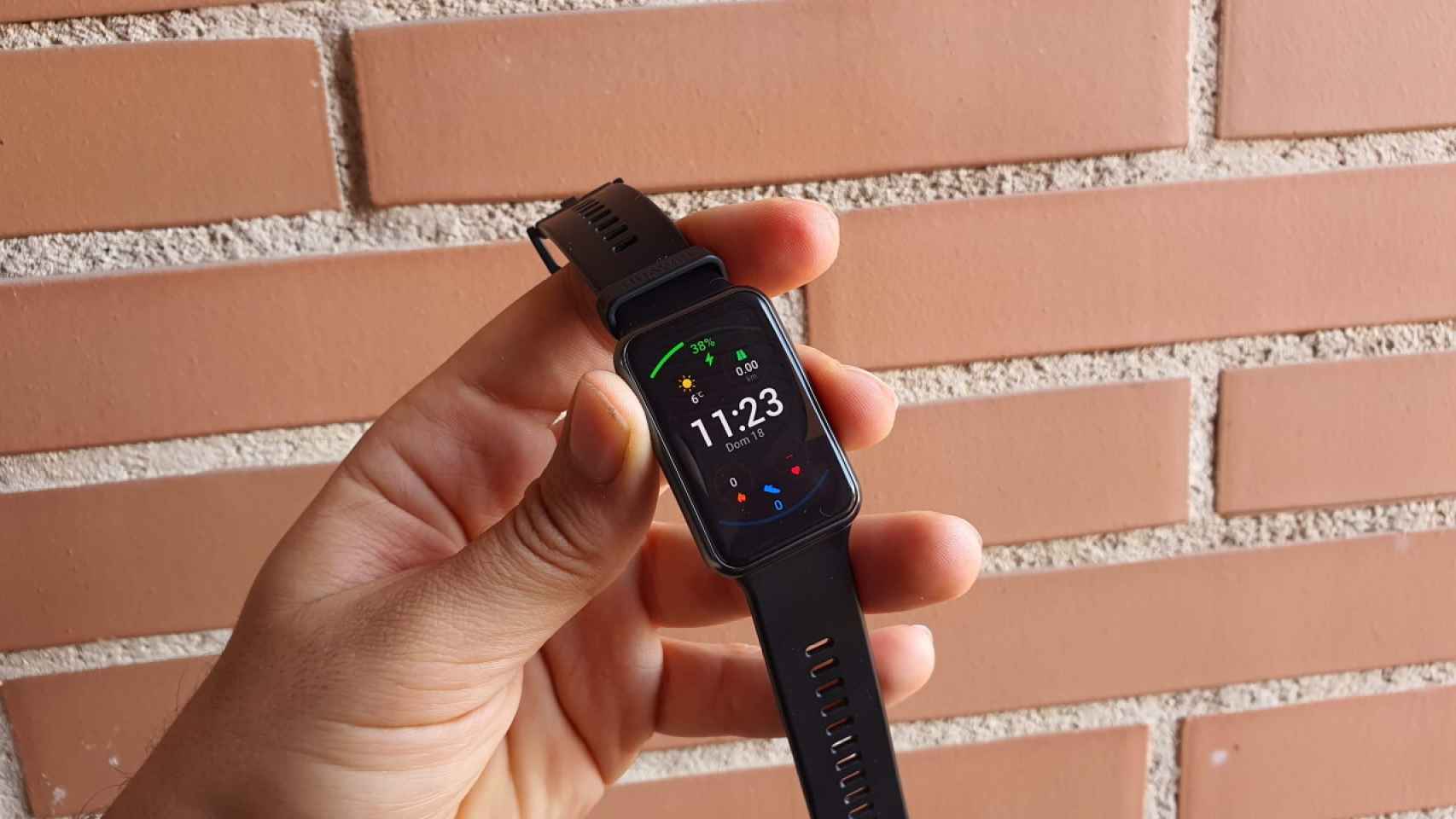 Kakadu Deportista posición Huawei Watch Fit, análisis: extremadamente bueno en salud, no tanto como reloj  inteligente