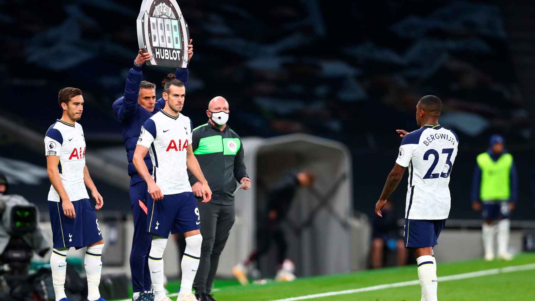 Bale debuta con el Tottenham saliendo como suplente