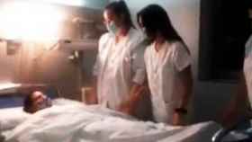 Imagen del polémico vídeo en el que las enfermeras se burlan de los muertos