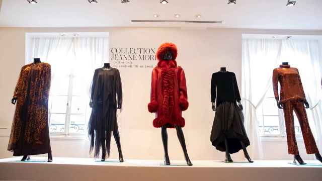 El armario de la actriz francesa Jeanne Moreau sale a la venta en París