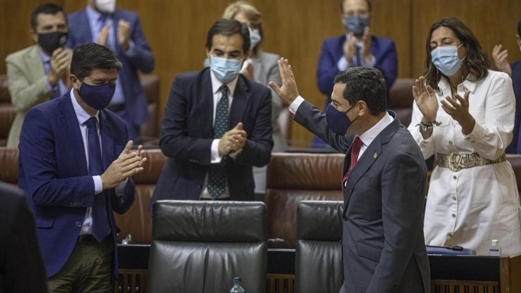 El presidente de la Junta de Andalucía, Juanma Moreno, al final del Debate de la Comunidad.