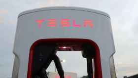 Imagen de un cargador de Tesla.