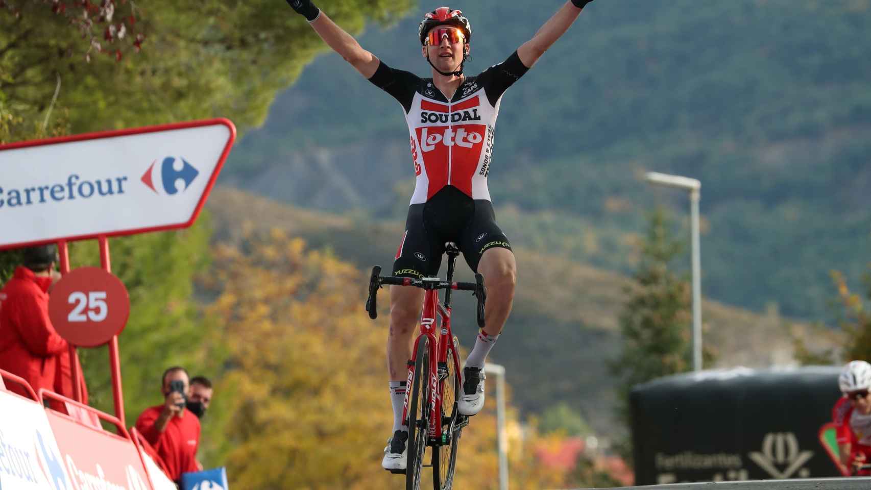 Tim Wellens celebra su triunfo en la etapa 5 de La Vuelta
