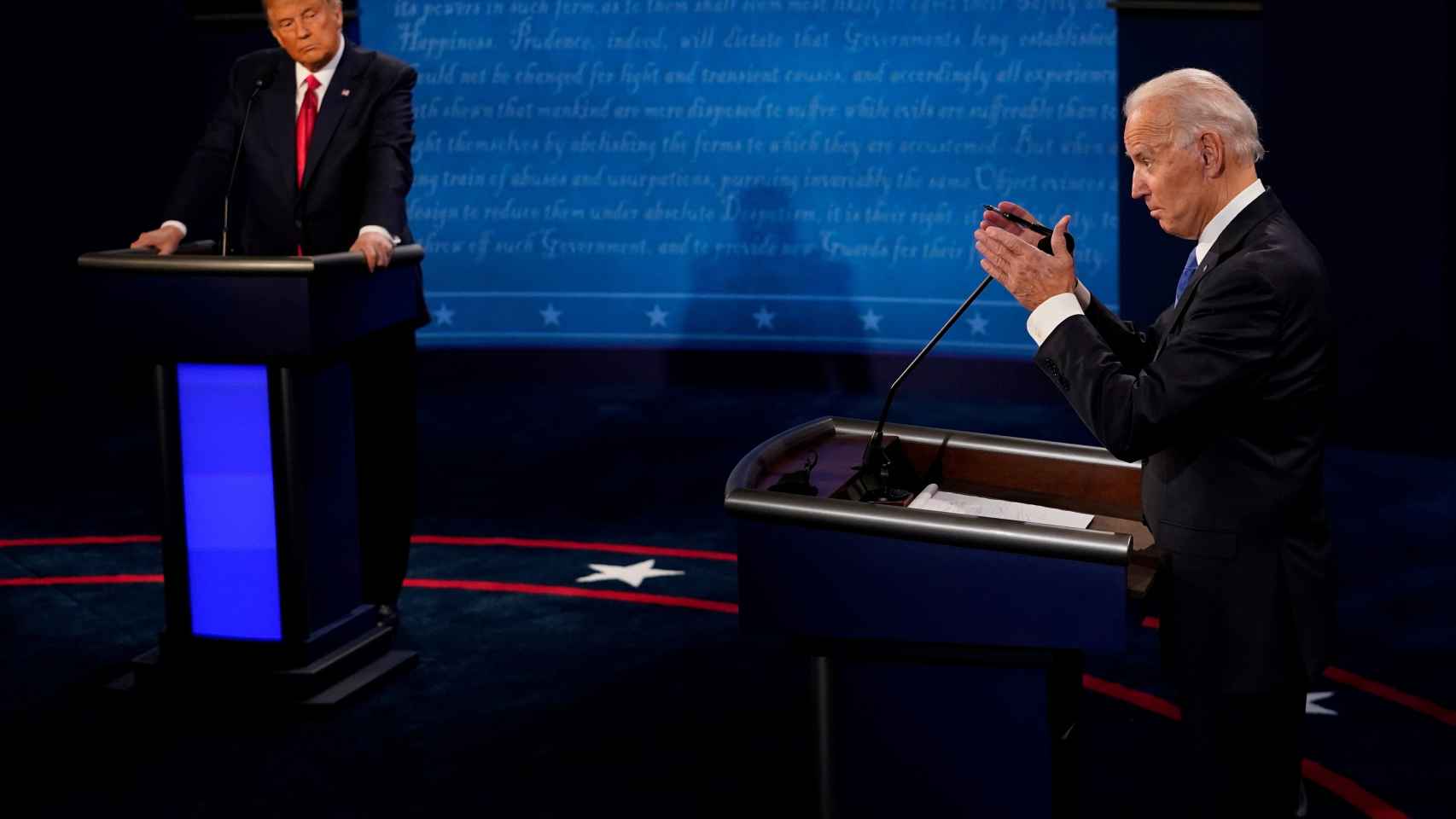 Donald Trump y Joe Biden en el segundo debate presidencial.