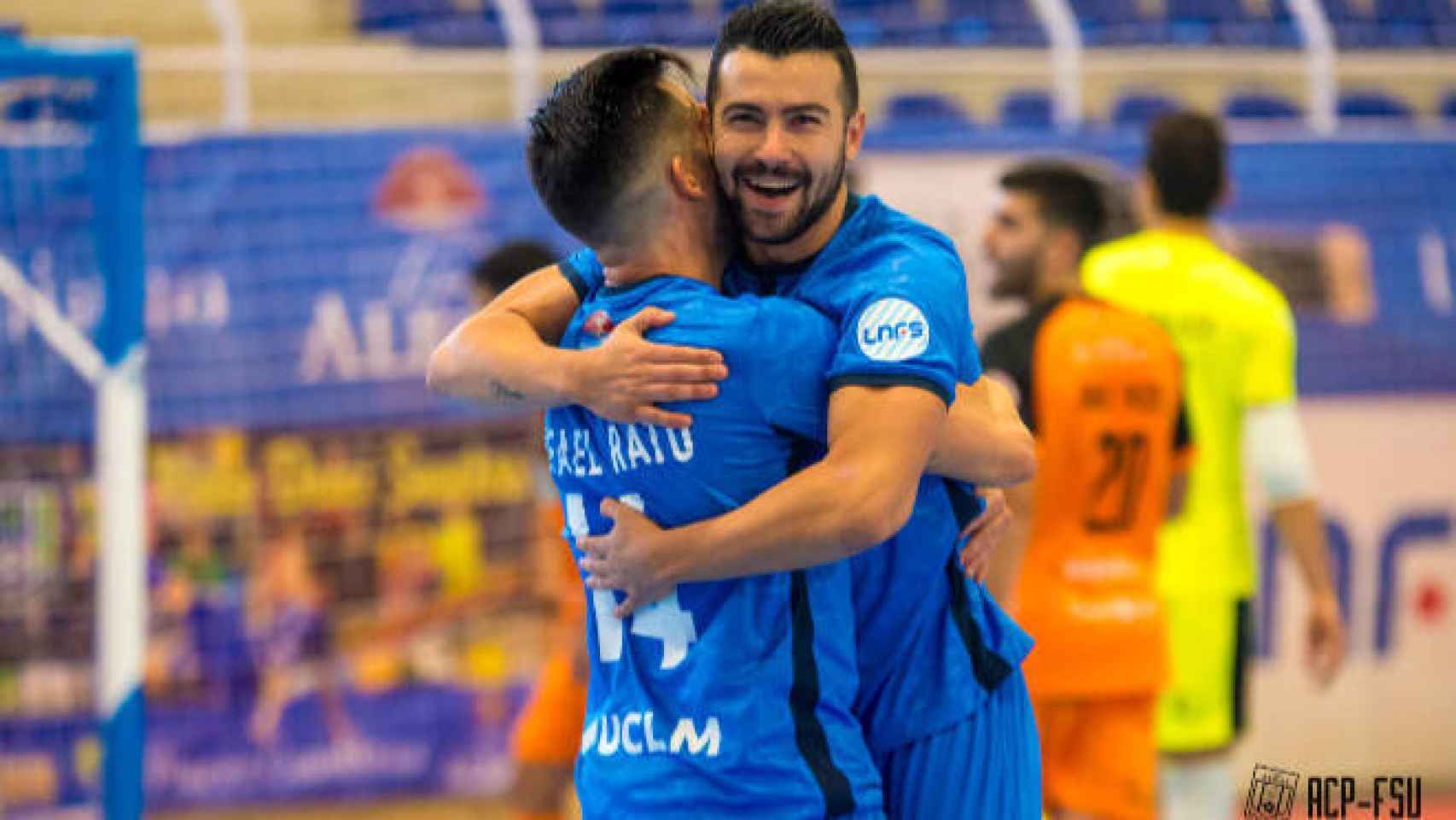 Chino celebrando un gol con el Viña Albali Valdepeñas. Foto: ACP (FS Valdepeñas)