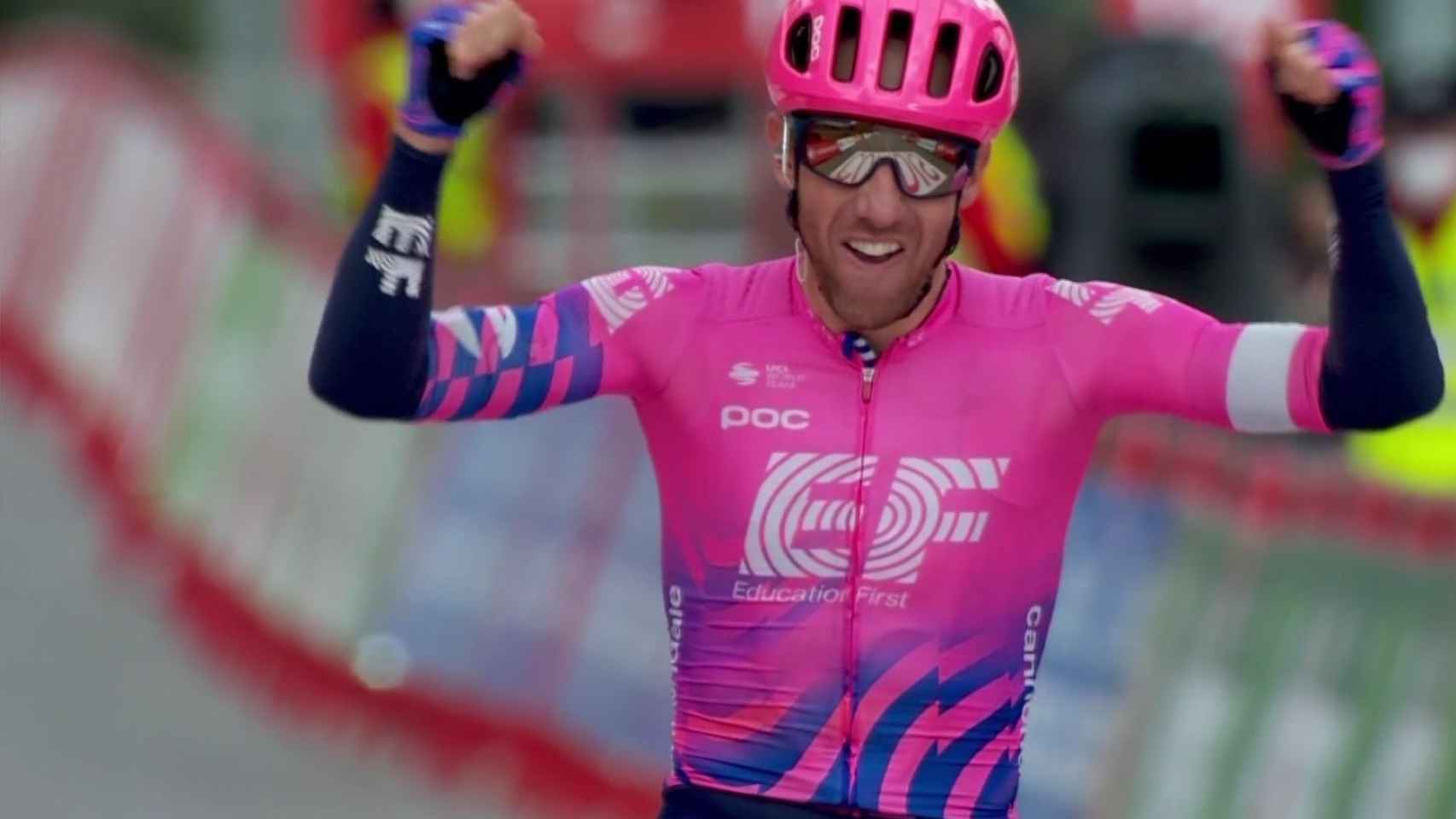 Michael Woods celebra el triunfo en la séptima etapa de La Vuelta a España