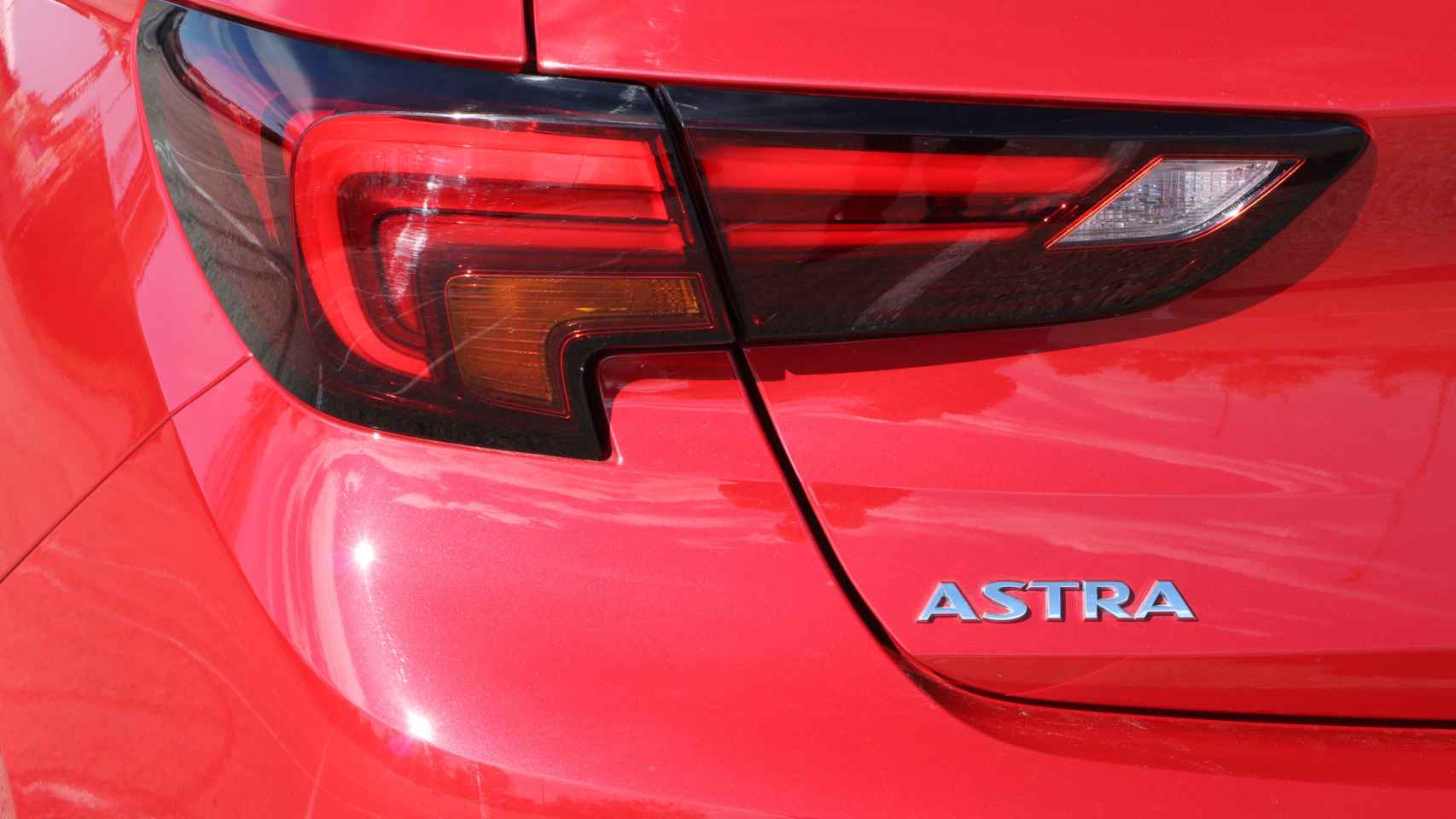 Los grupos ópticos cuentan con la última tecnología en el Astra.