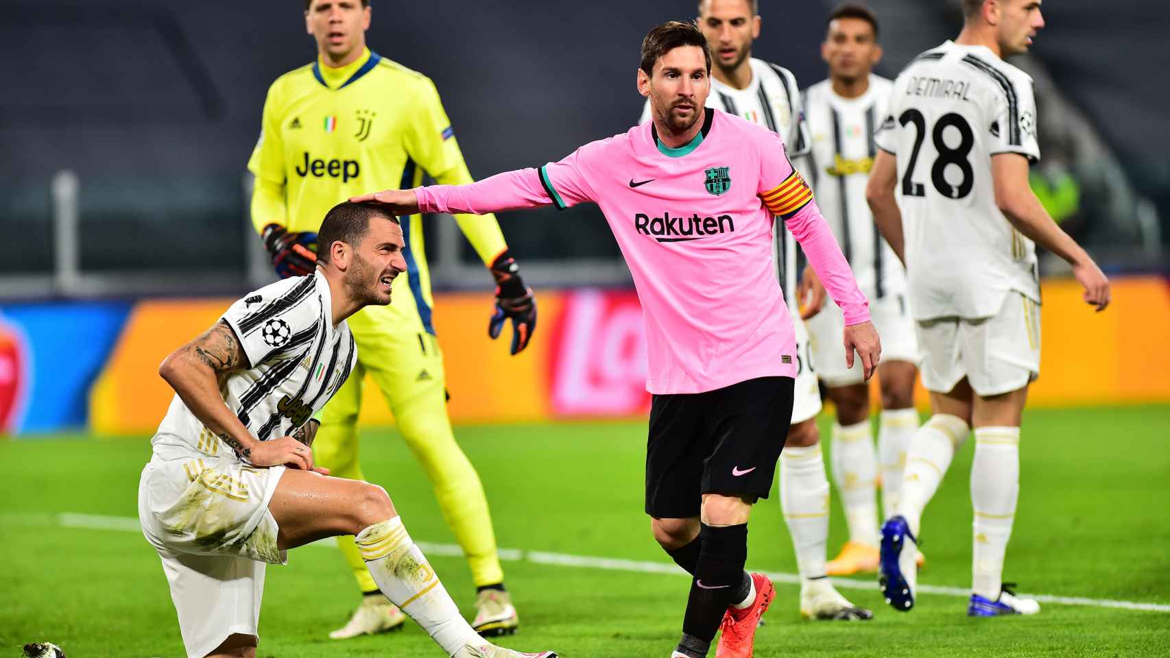 Messi se disculpa con Bonucci en el Juventus-Barcelona
