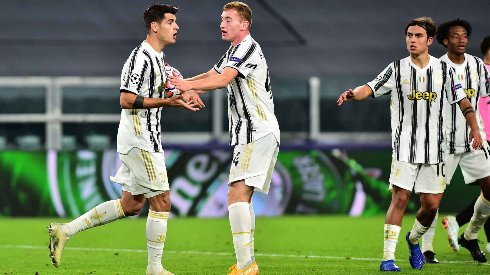 Morata se lamenta por un gol anulado con la Juventus