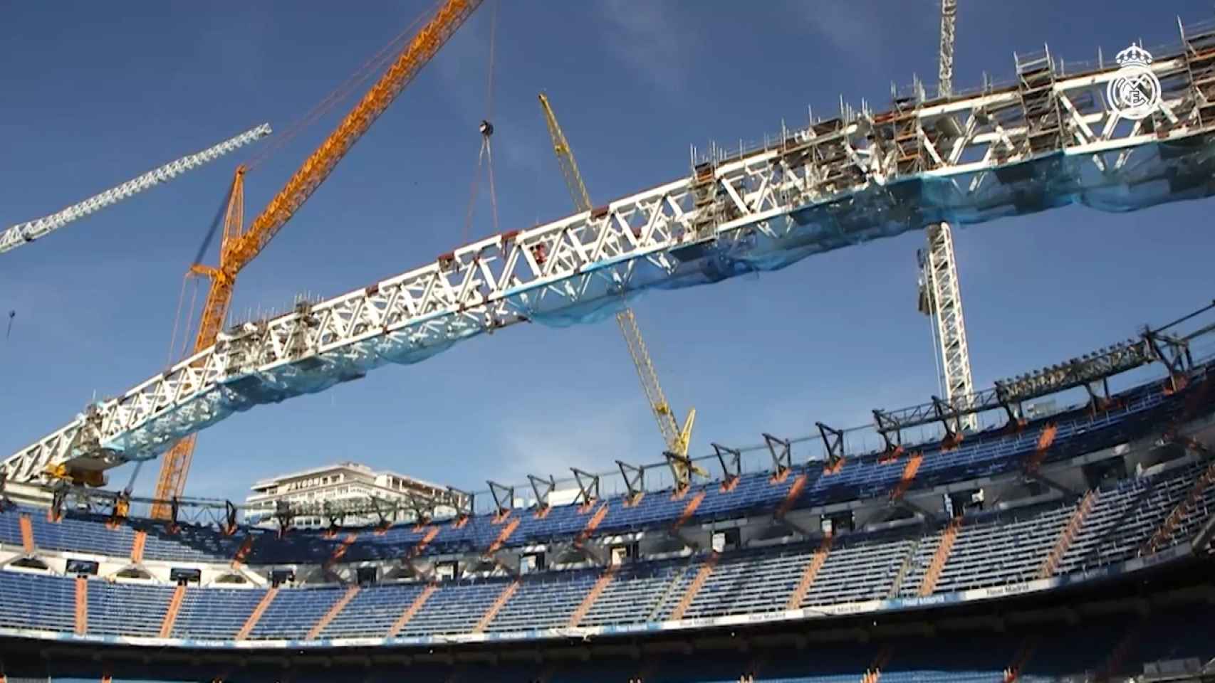La unión de las cerchas del Nuevo Santiago Bernabéu