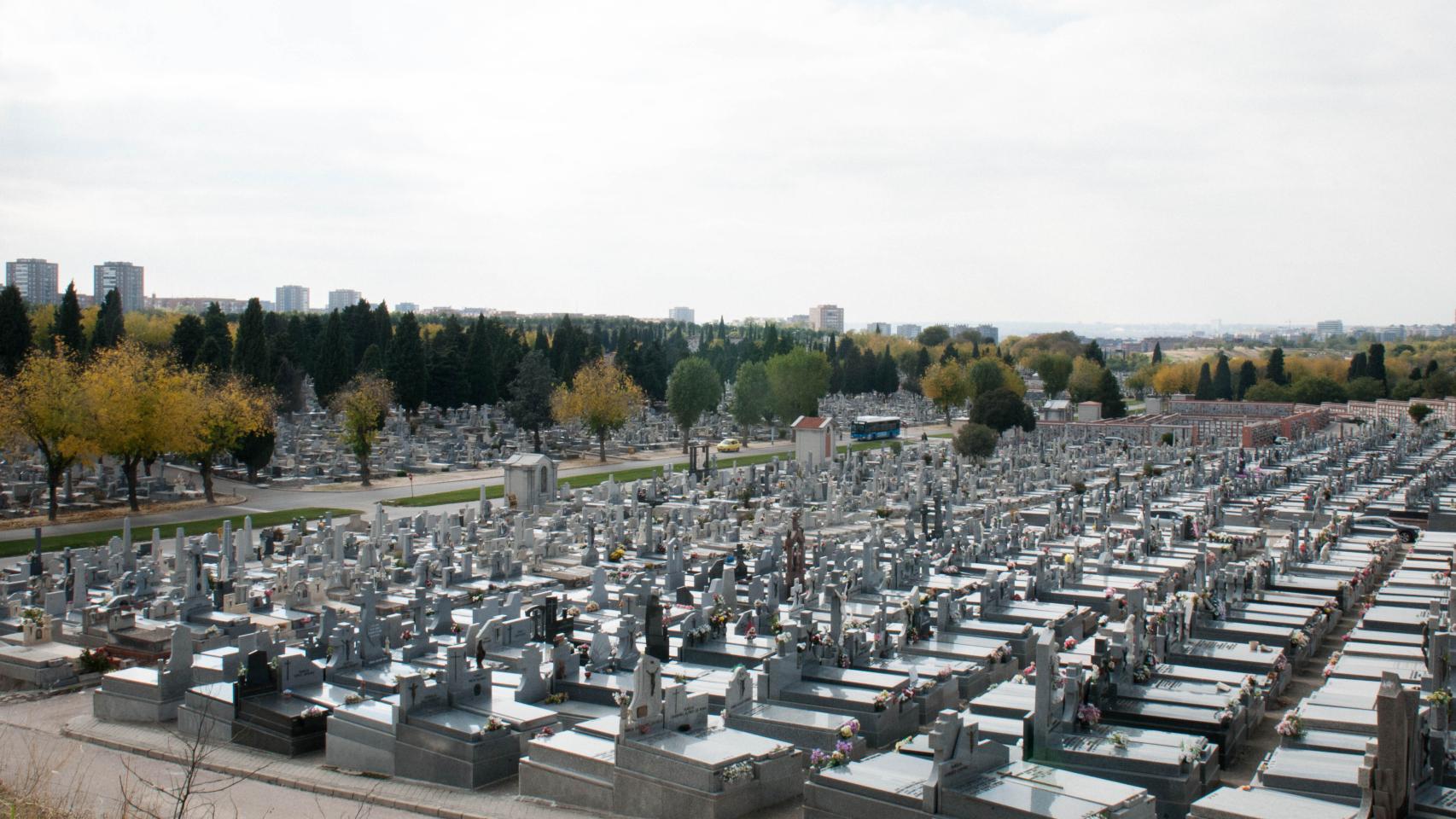 Vista general del cementerio de la Almudena, Madrid.