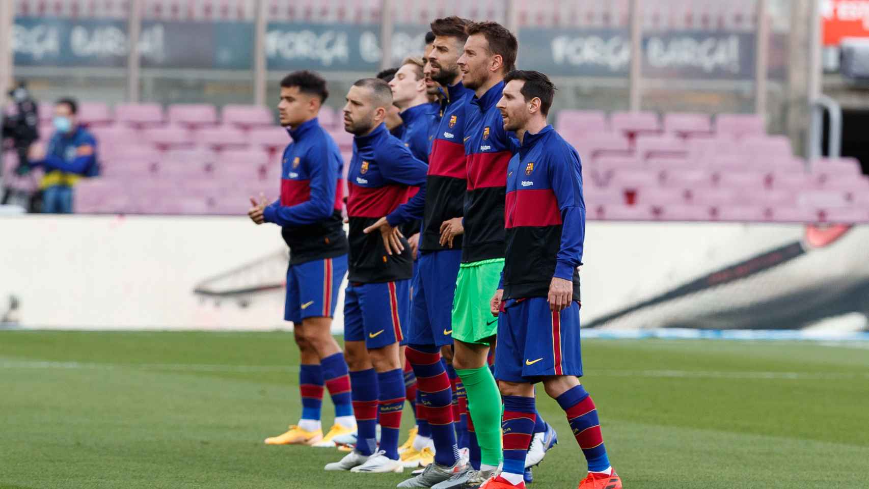 Los jugadores del FC Barcelona posando antes de un partido de La Liga