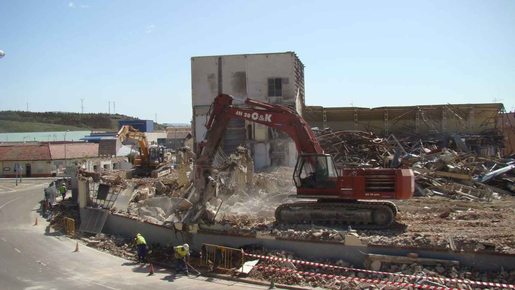 La demolición de la antigua fábrica de Fontaneda.