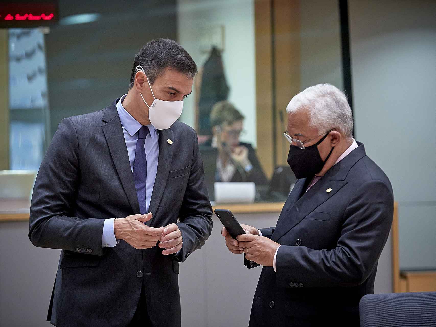 Pedro Sánchez y António Costa, durante la última cumbre presencial de la UE