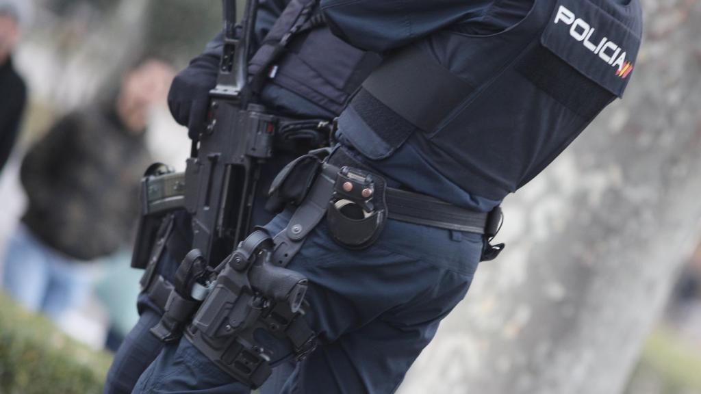Dos agentes de la Policía Nacional