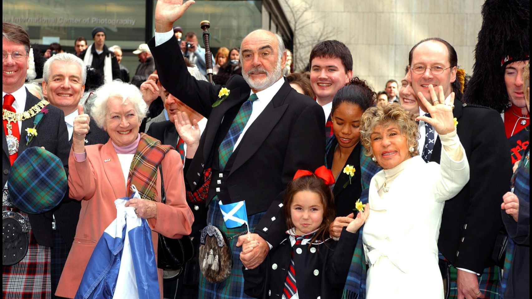 Sean Connery junto a su esposa en la celebración del Tartan Day, día de la fiesta nacional escocesa.