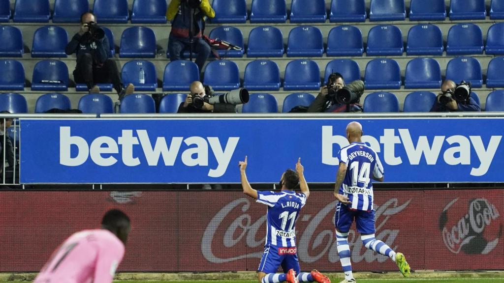 Luis Rioja celebra su gol con el Alavés ante el Barcelona en la jornada 8 de La Liga