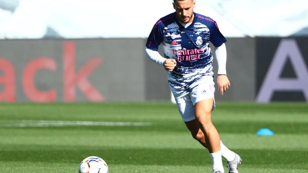Eden Hazard, calentando