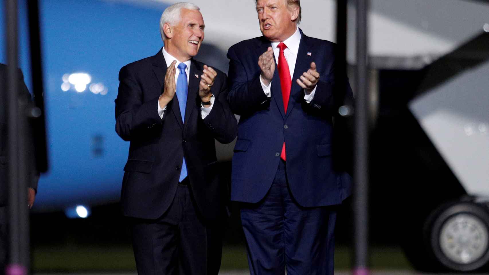 El vicepresidente, Mike Pence, con Donald Trump en Virginia.