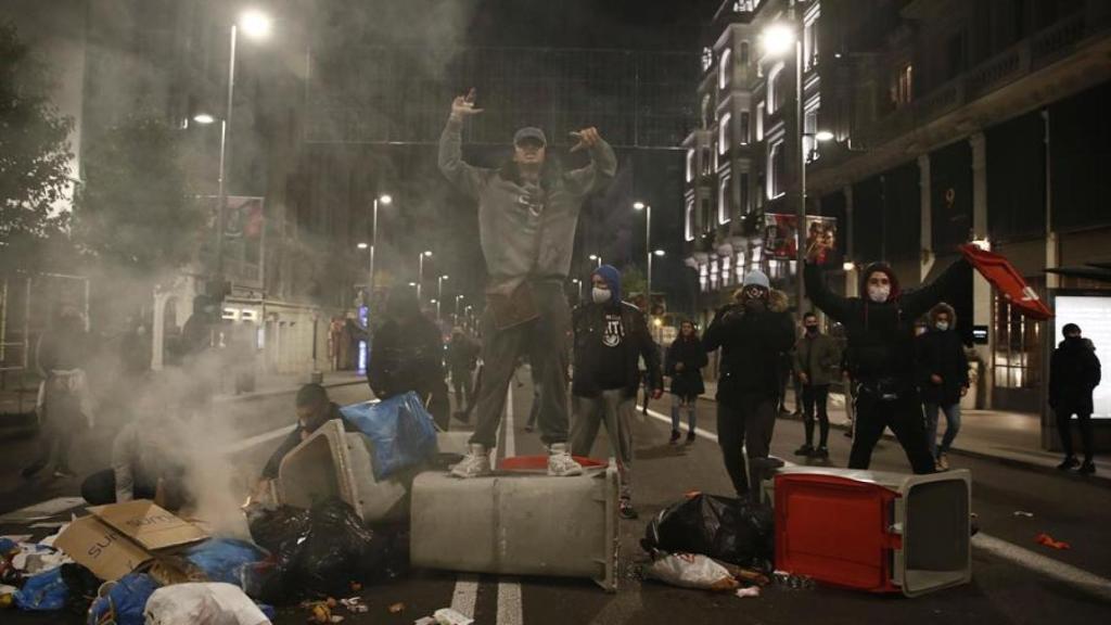 La primera gran revuelta de jóvenes neonazis y de ultra izquierda preocupa  a la Policía: "Irá a más"