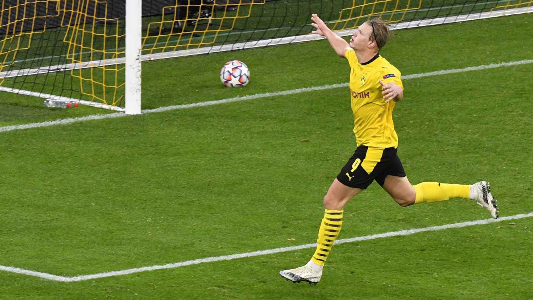 Haaland celebra un gol con el Borussia Dortmund en Champions