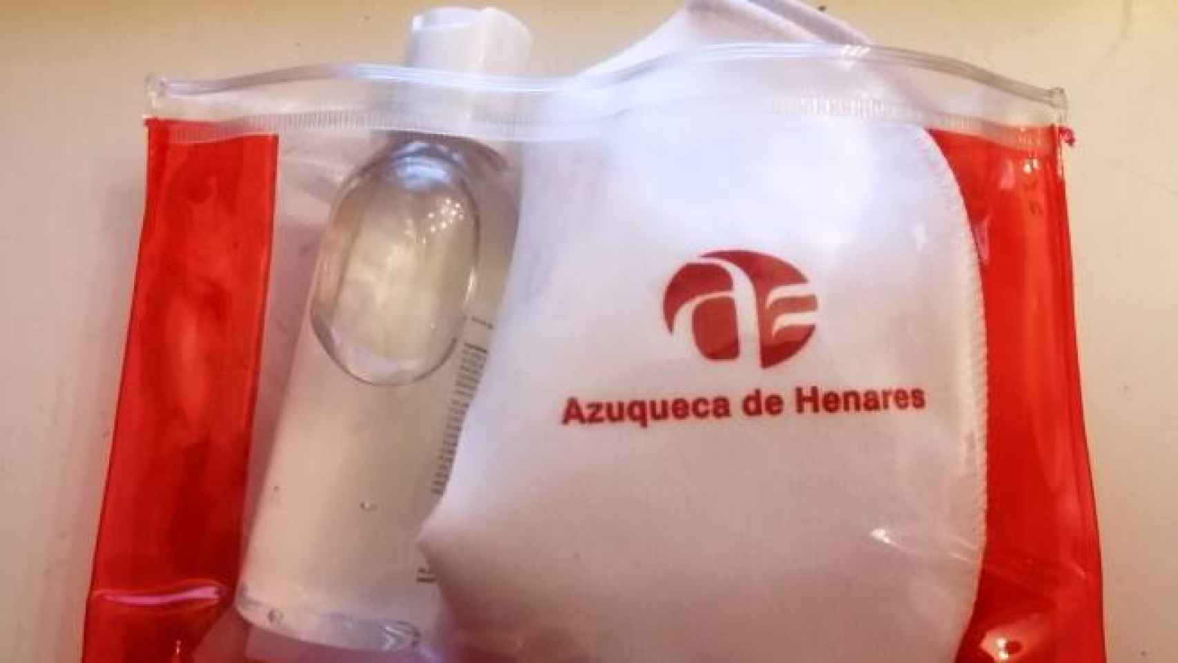 Kit sanitario entregado a los escolares por el ayuntamiento de Azuqueca de Henares