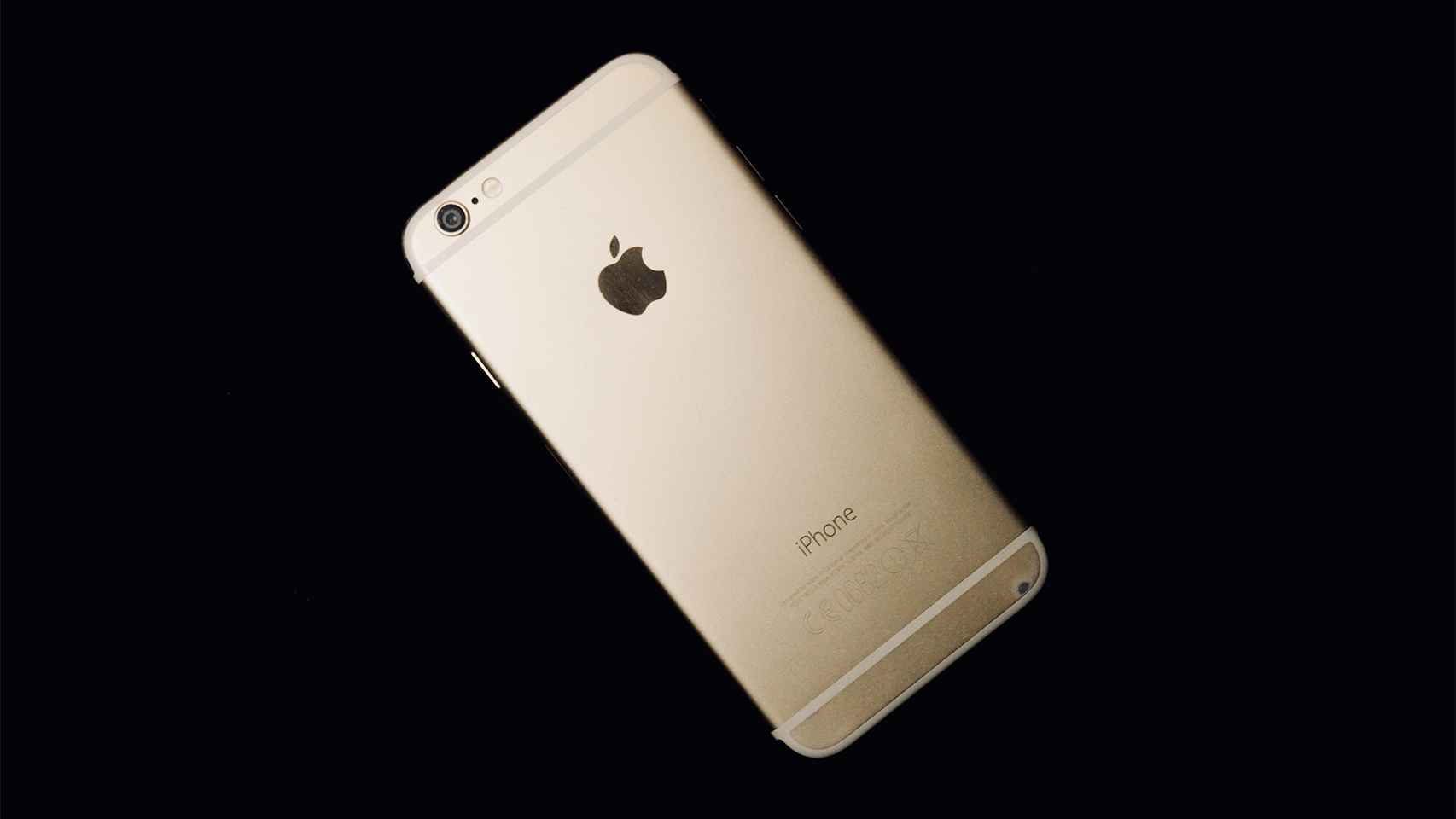 iPhone 6 en color oro.