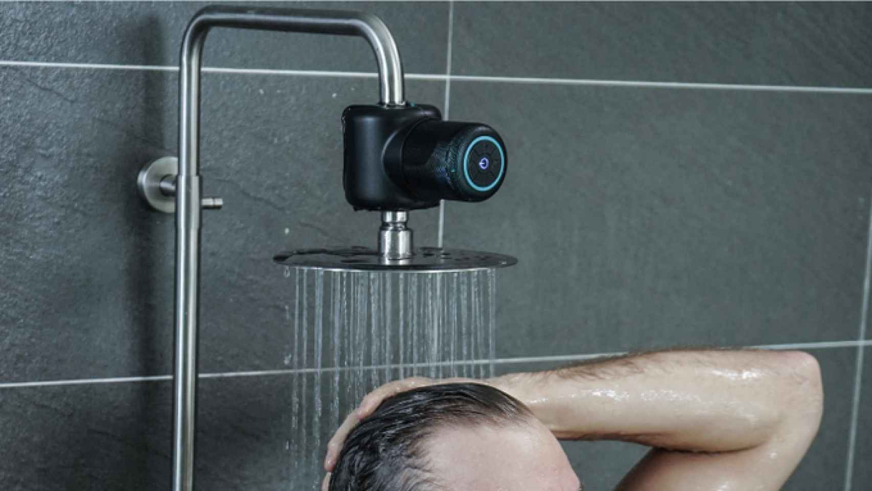 Este altavoz inalámbrico para la ducha funciona con el agua corriente