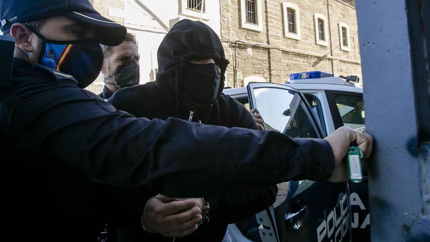 Carlos Javier Rojas, trasladado de prisión hasta la Audiencia Provincial de Cádiz para someterse a juicio.