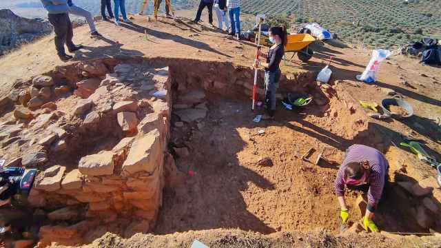 Los arqueólogos trabajando en el yacimiento recién descubierto.