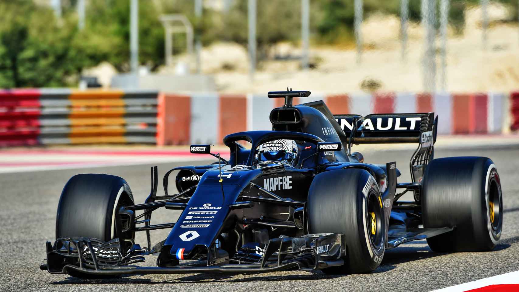 Fernando Alonso, con el Renault de 2018 en Bahrein