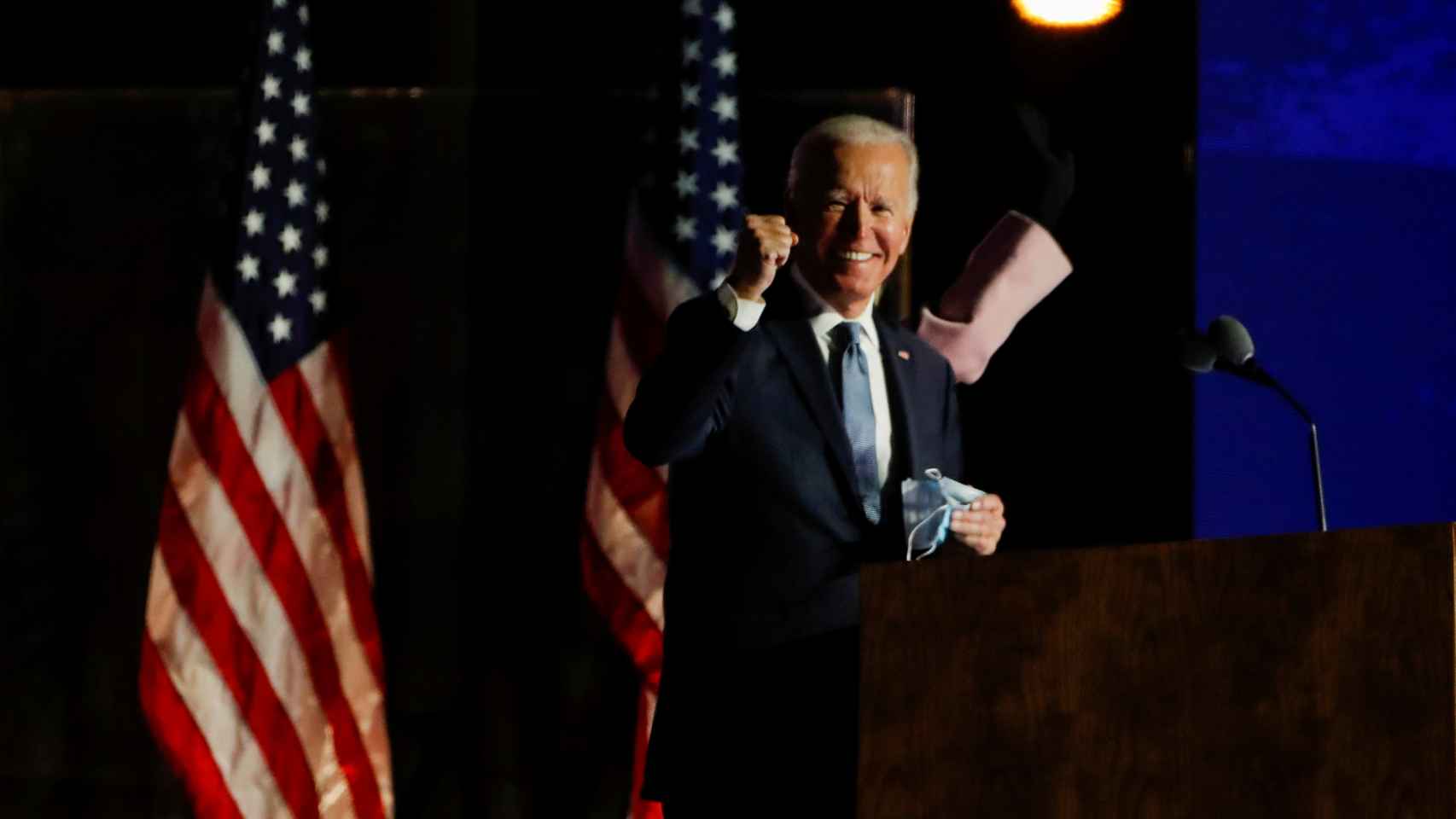 Joe Biden celebra los primeros resultados en Wilmington, Delaware.