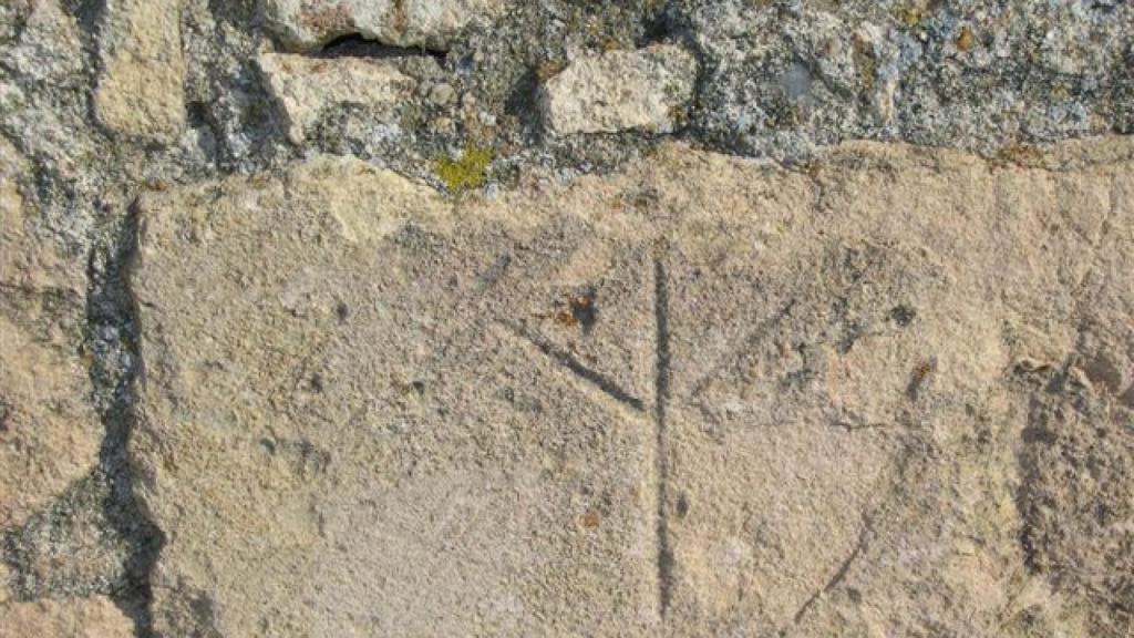 La pata de la oca se encuentra en diferentes construcciones a lo largo del Camino De Santiago.