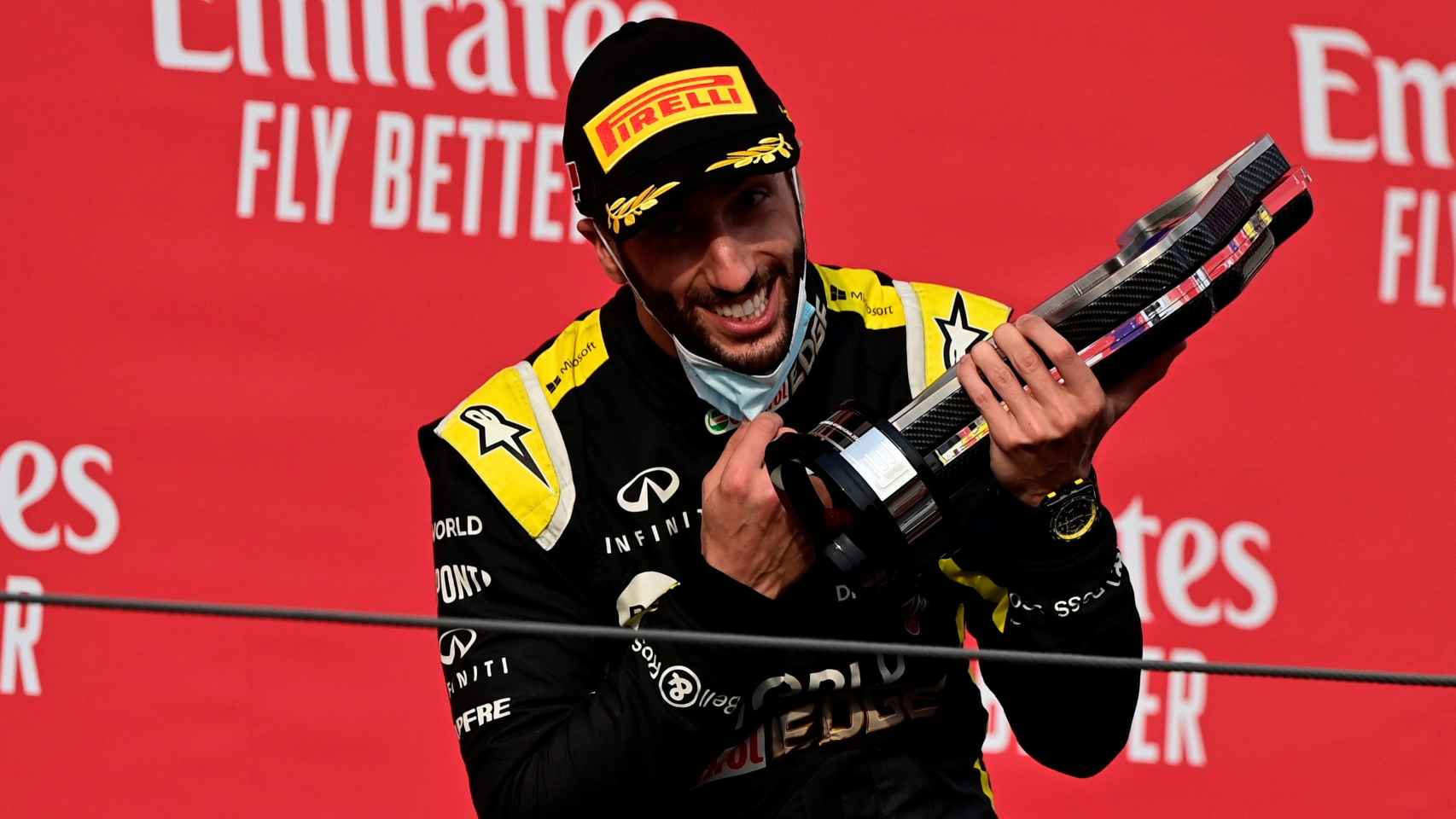 Daniel Ricciardo, en el podio de Imola