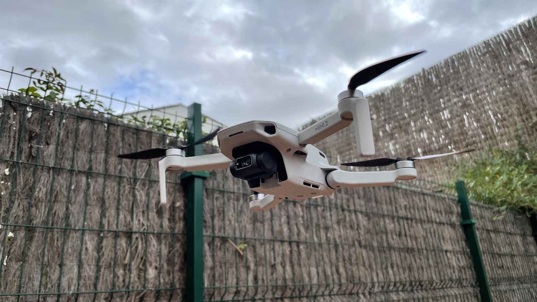 Probamos el DJI Mini 2, un dron 4K tan pequeño que lo puedes volar en ciudad