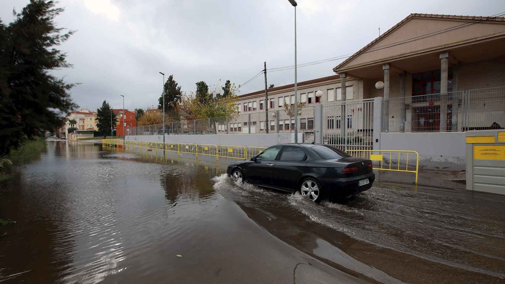 Inundaciones en Denia tras la tormenta. EFE/ Natxo Francés