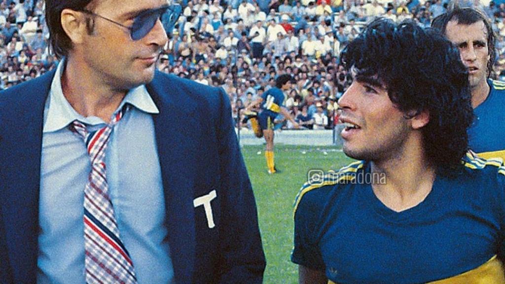 Maradona antes de un partido con Boca Juniors