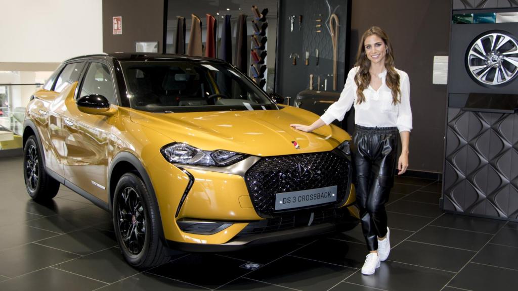 El primer coche que ha tenido como embajadora de DS es el modelo 3 Crossback.