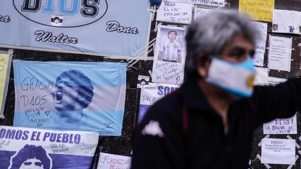 Apoyo a Diego Maradona en el hospital