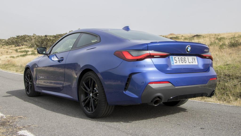 Tiene como rivales el Audi A5 Coupé y el Mercedes Clase C Coupé.