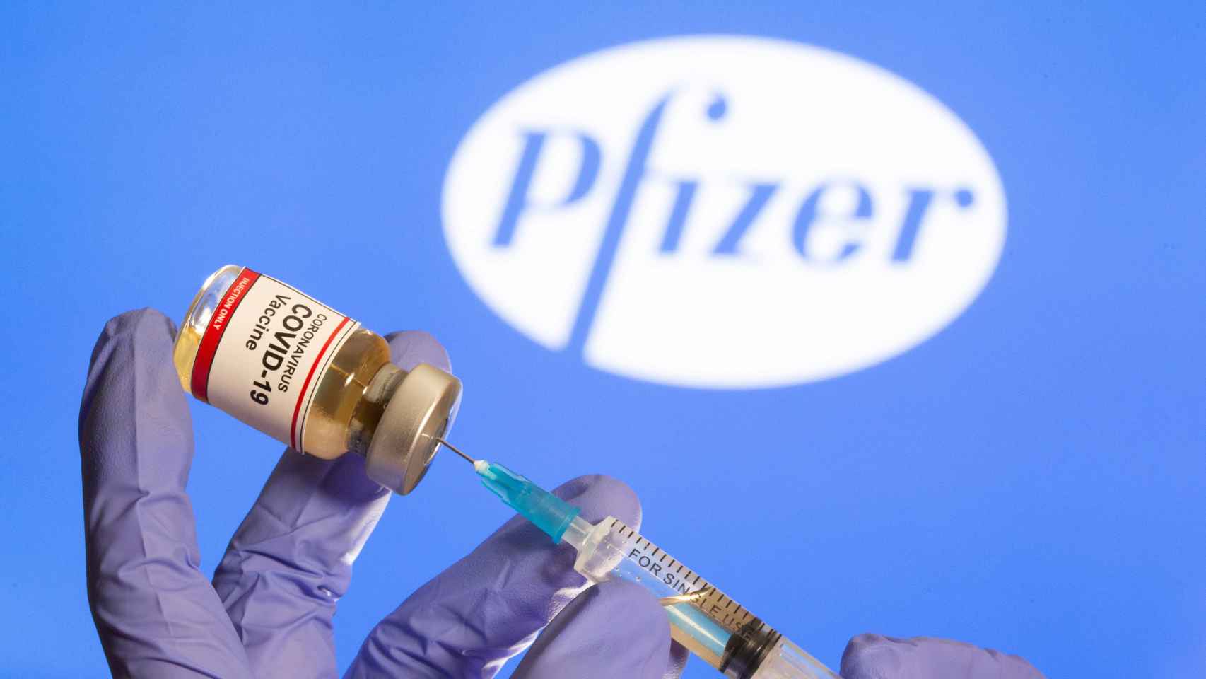 Imagen de la vacuna de Pfizer. / Reuters