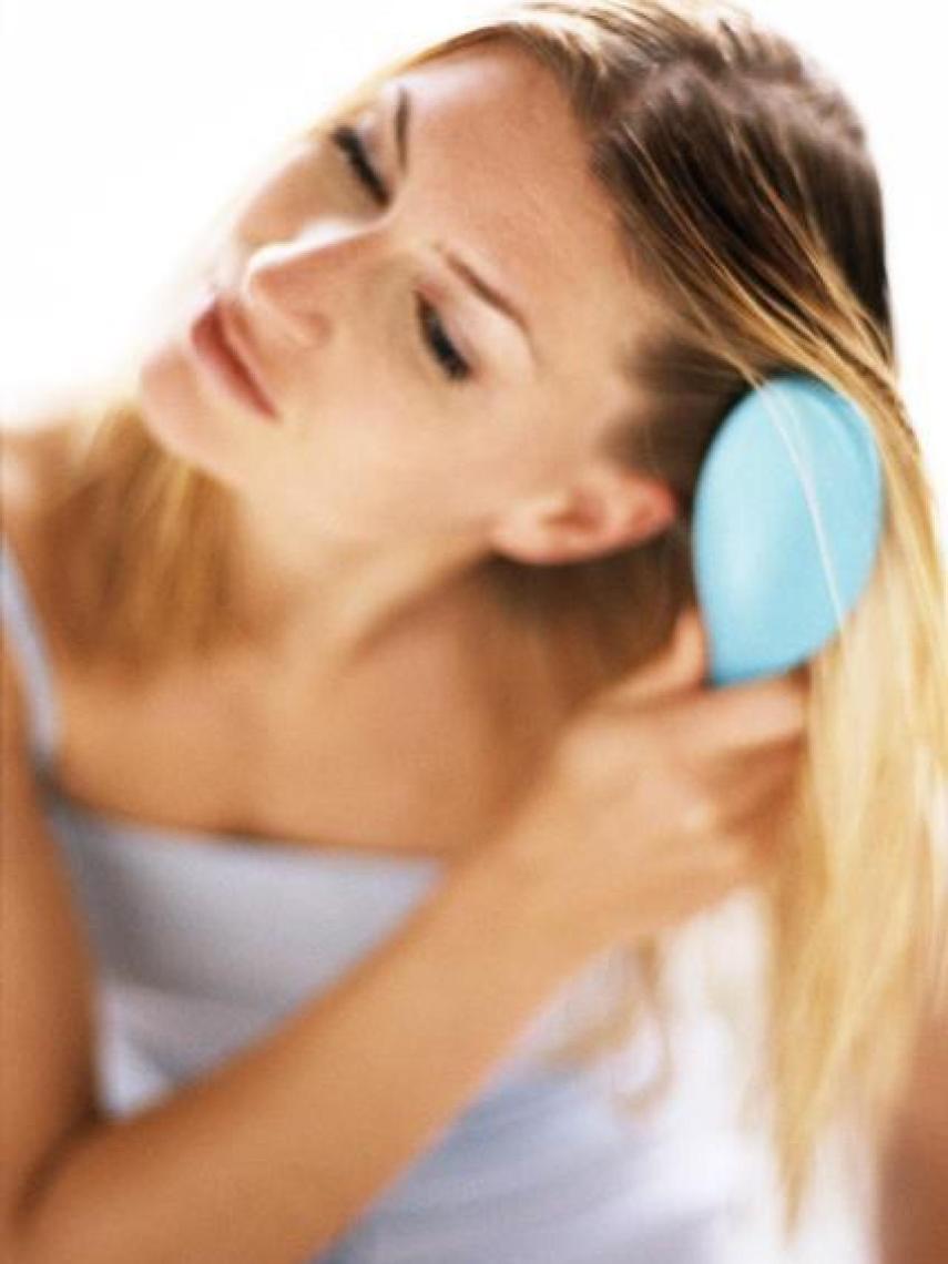 La caída del cabello en otoño es habitual por varios factores.