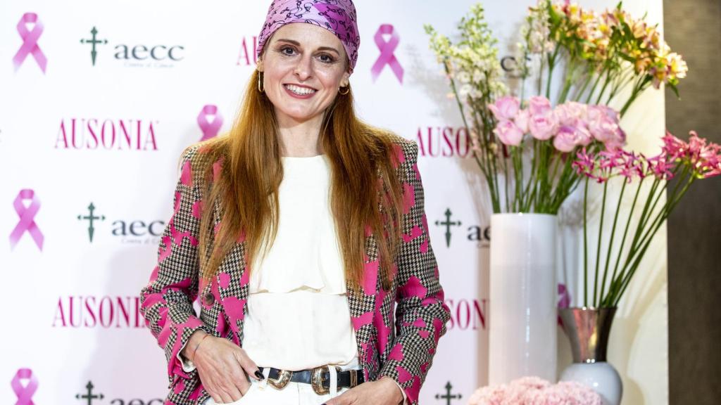 La diseñadora durante la campaña de Ausonia contra el cáncer.