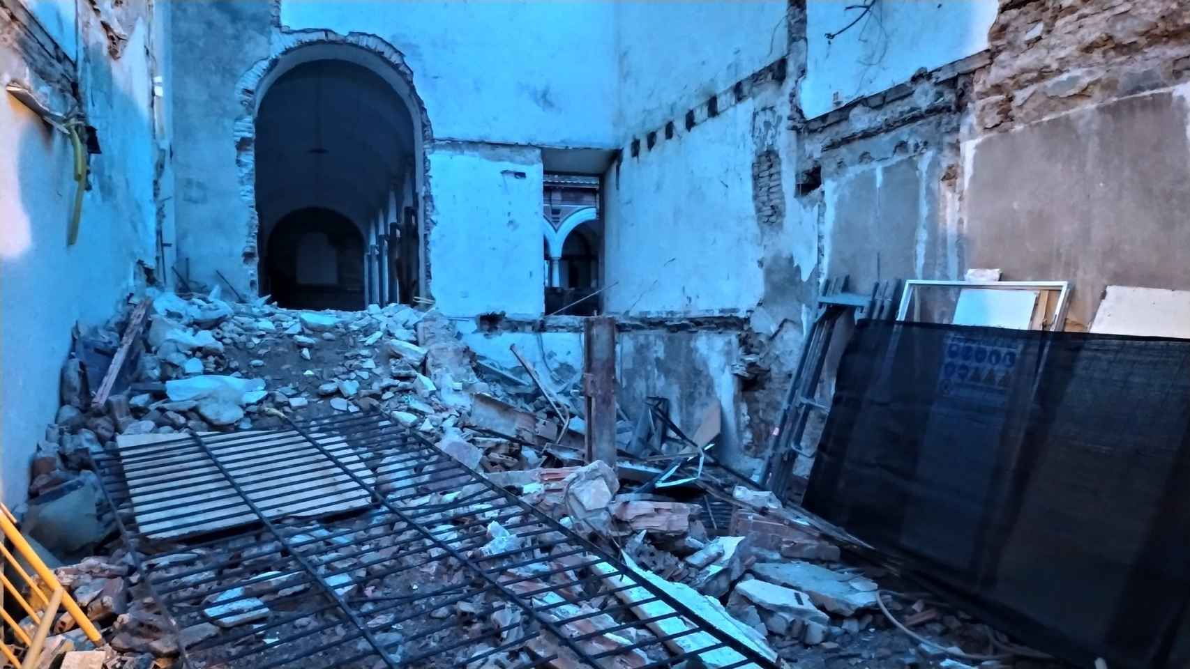 Escombros en el convento de San Agustín