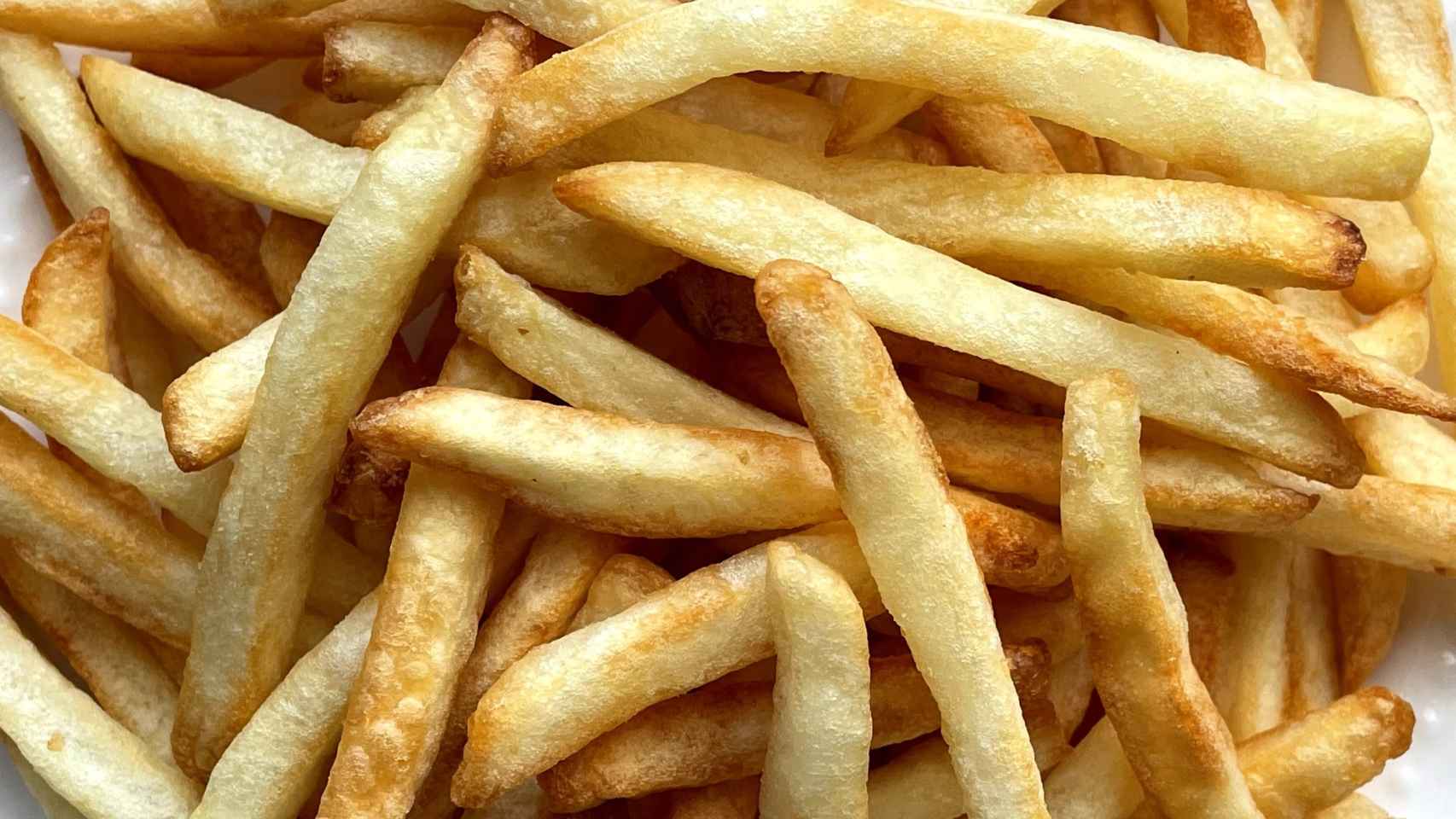 Patatas fritas con freidora sin aceite