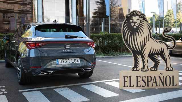 El Español y Seat comparten sinergias como el nombre del coche y el emblema del periódico.