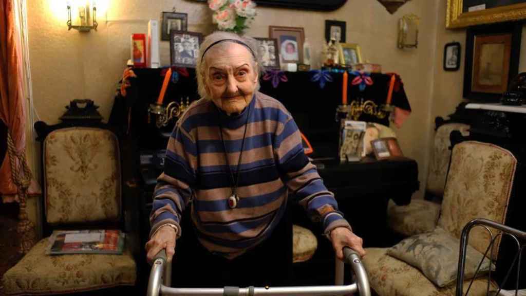 Luisa, la maestra más vieja sindicada en España tiene 106 años.