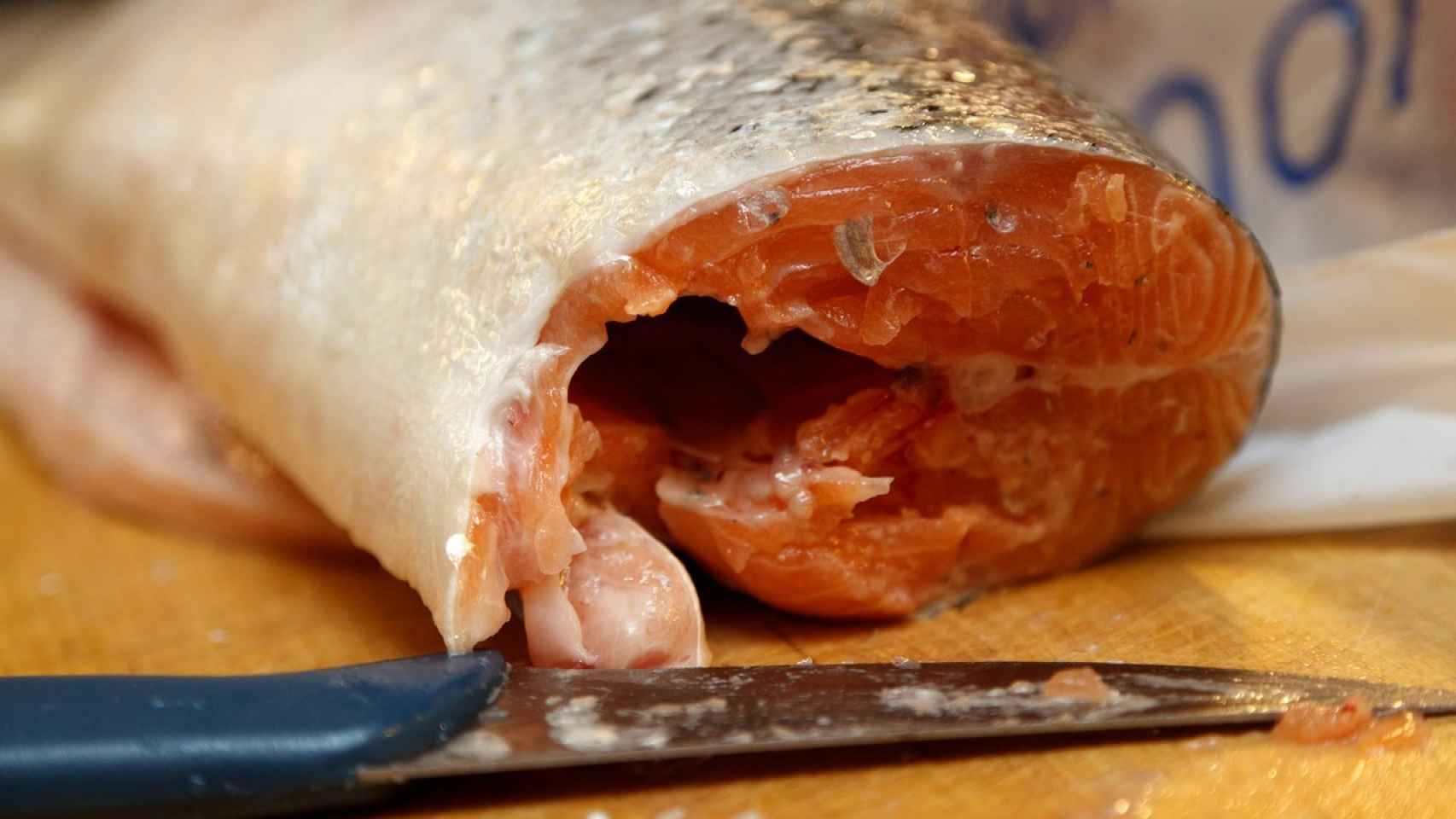 Tres pescados muy populares en España que los médicos recomiendan evitar